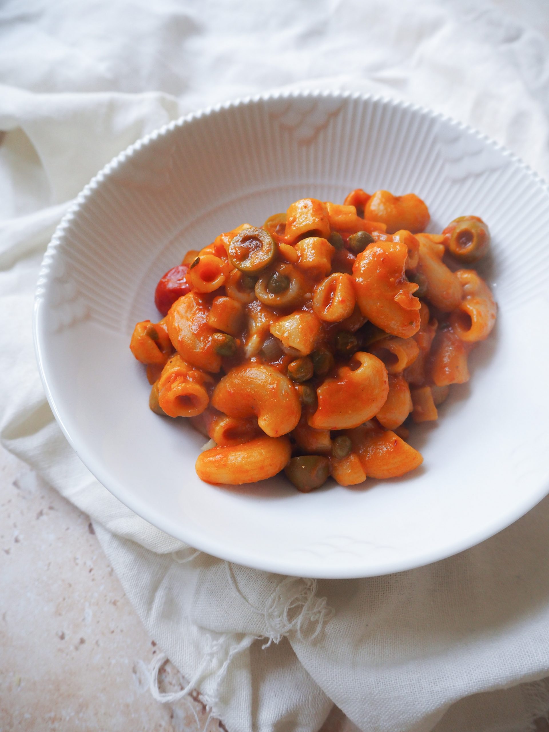 One Pot Pasta med tomat og oliven