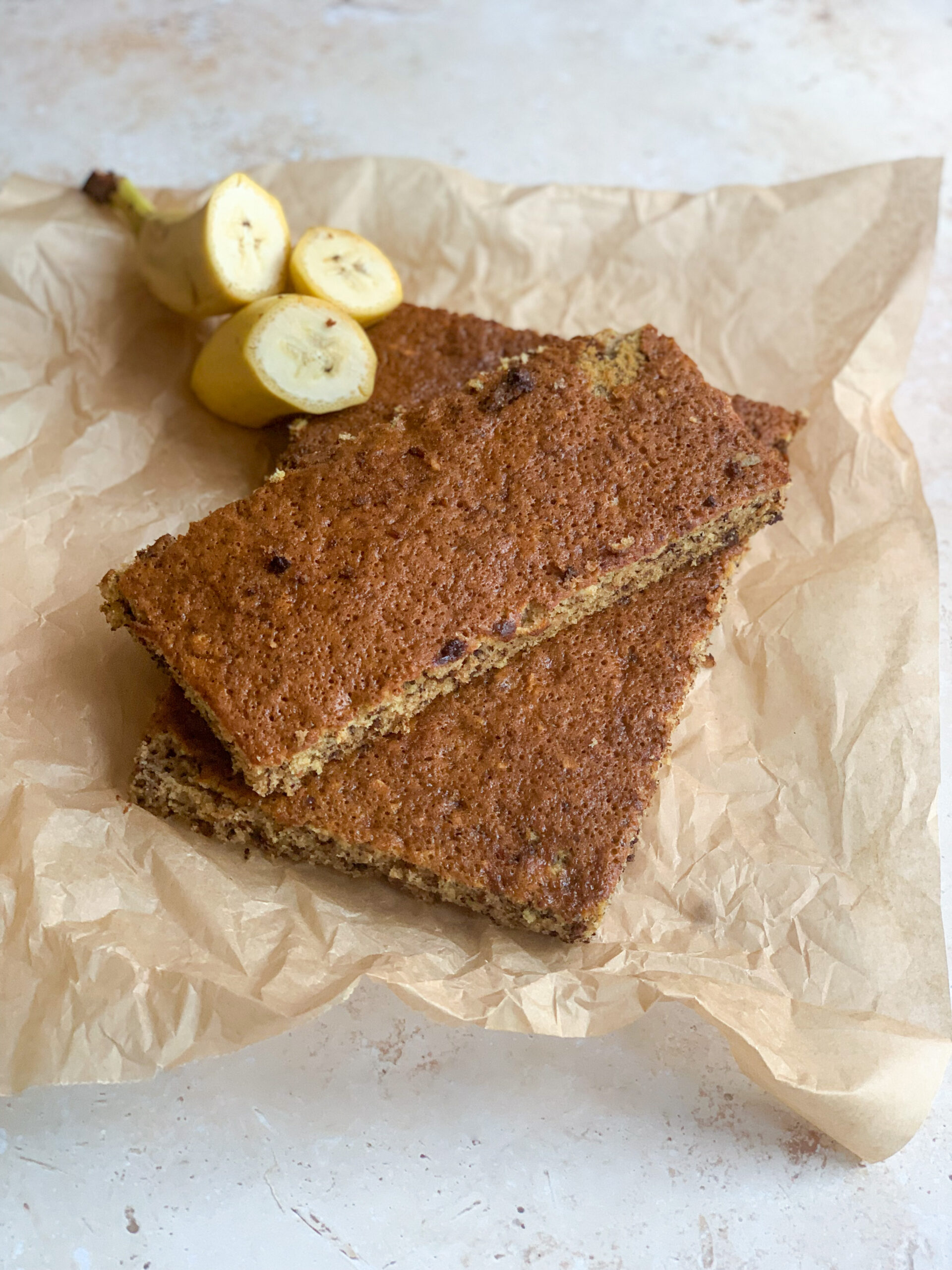 Svampet Banankage med chokolade